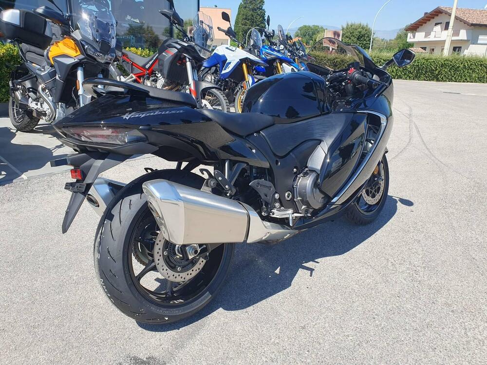 Suzuki GSX 1300 R Hayabusa (2021 - 24) (2)