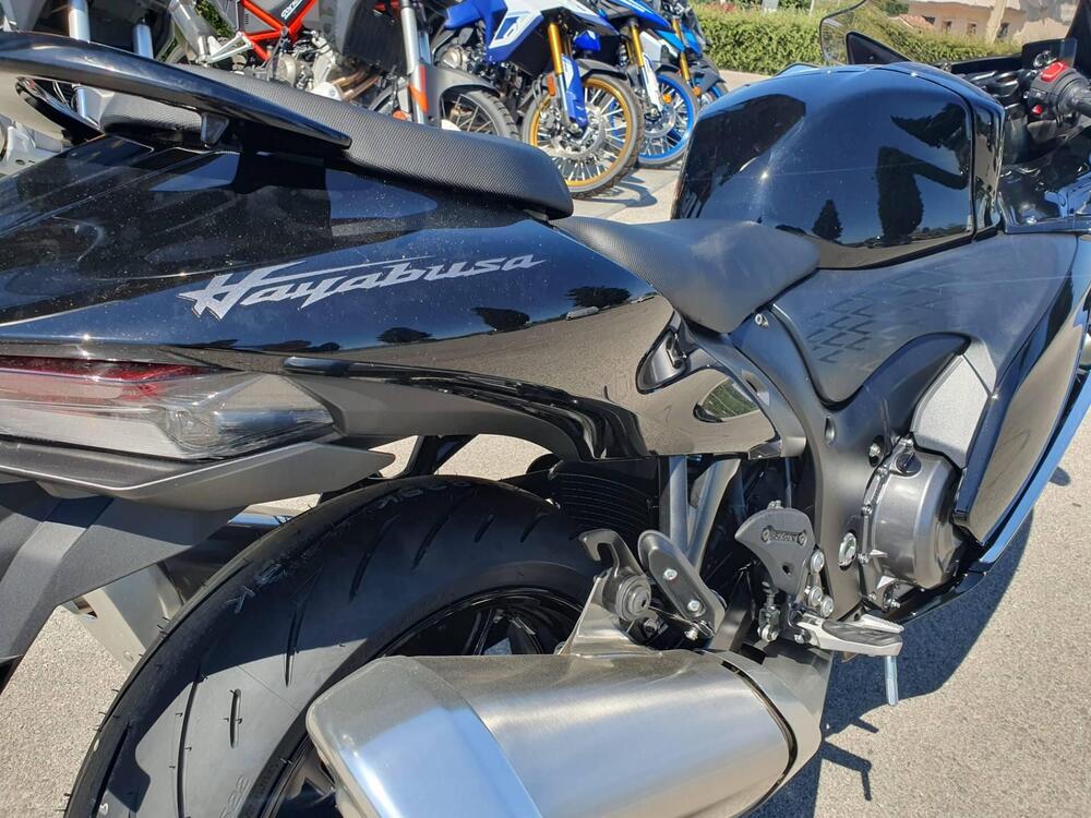 Suzuki GSX 1300 R Hayabusa (2021 - 24) (5)