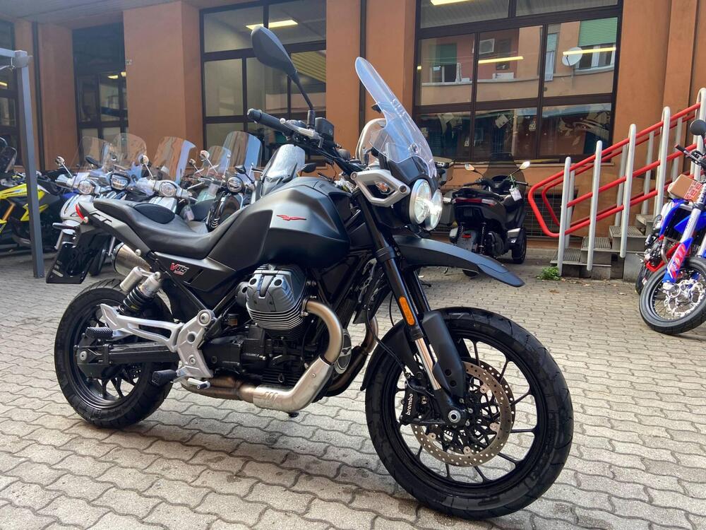 Moto Guzzi V85 Strada (2024)