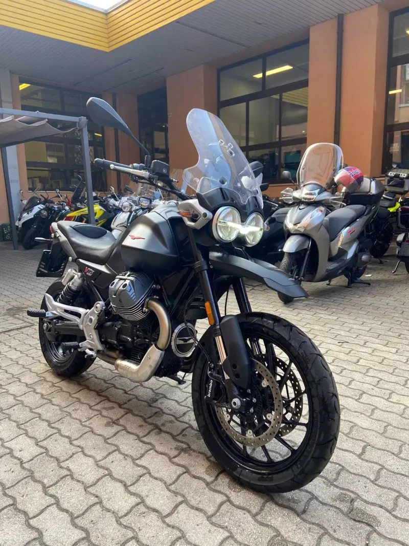 Moto Guzzi V85 Strada (2024 - 26) (3)