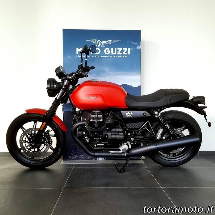 Moto Guzzi V7 Stone (2021 - 24)