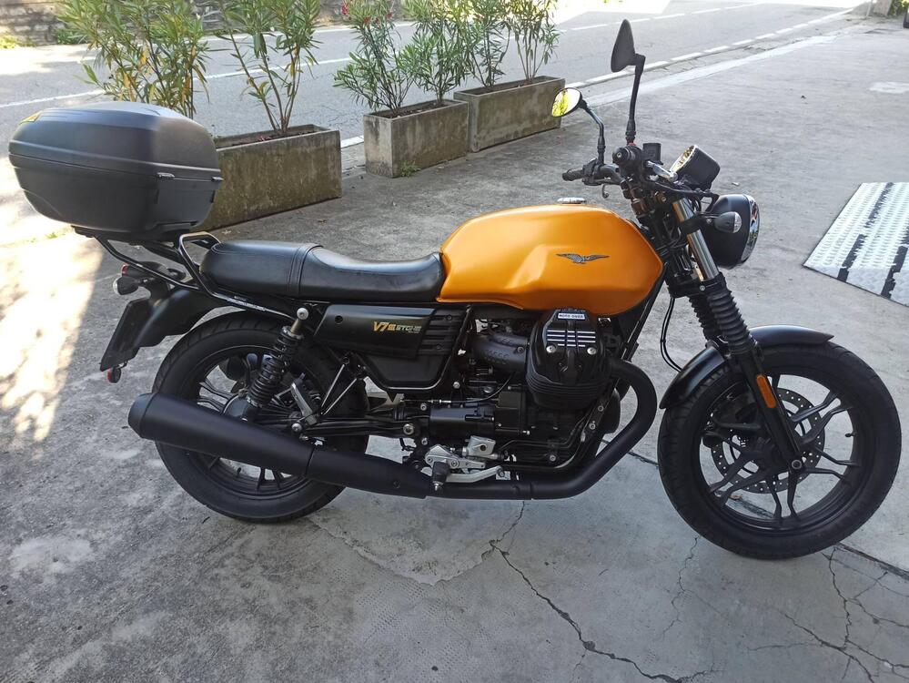 Moto Guzzi V7 III Stone (2017 - 20)