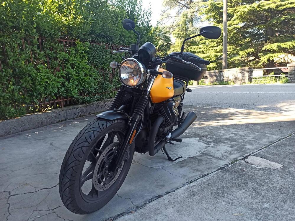 Moto Guzzi V7 III Stone (2017 - 20) (4)