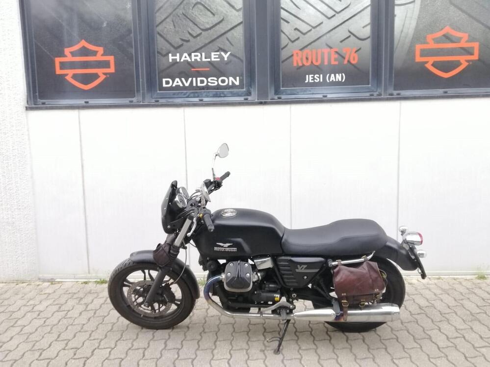 Moto Guzzi V7 Stone (2012 - 15) (3)