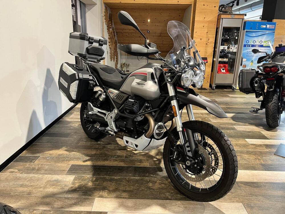 Moto Guzzi V85 TT Travel (2021 - 23) (2)