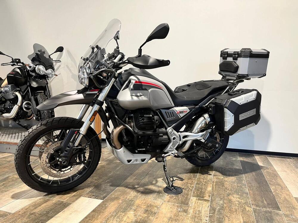 Moto Guzzi V85 TT Travel (2021 - 23)