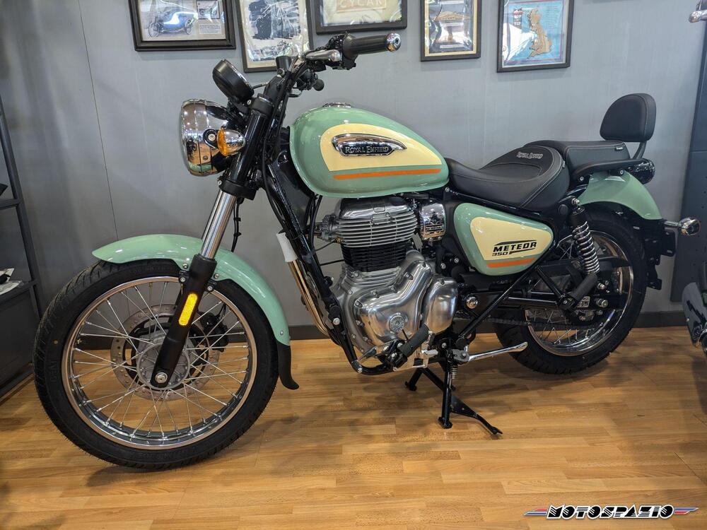 Royal Enfield Meteor 350 Aurora (2024) (2)