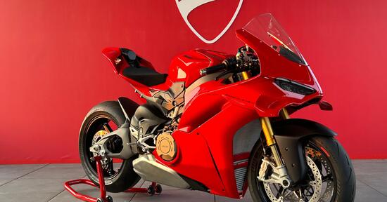 Nuova Ducati Panigale V4 2025: tutto quello che c'è da sapere [VIDEO e GALLERY]