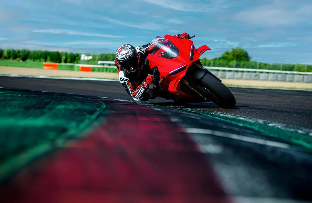 Nuova Ducati Panigale V4 2025: tutto quello che c'è da sapere  (4)