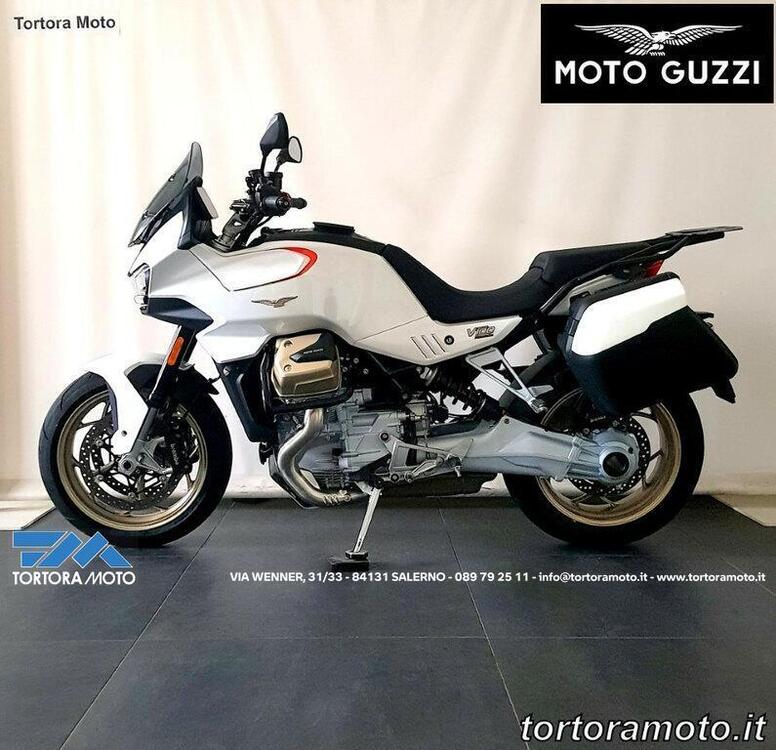 Moto Guzzi V100 Mandello (2023 - 24)