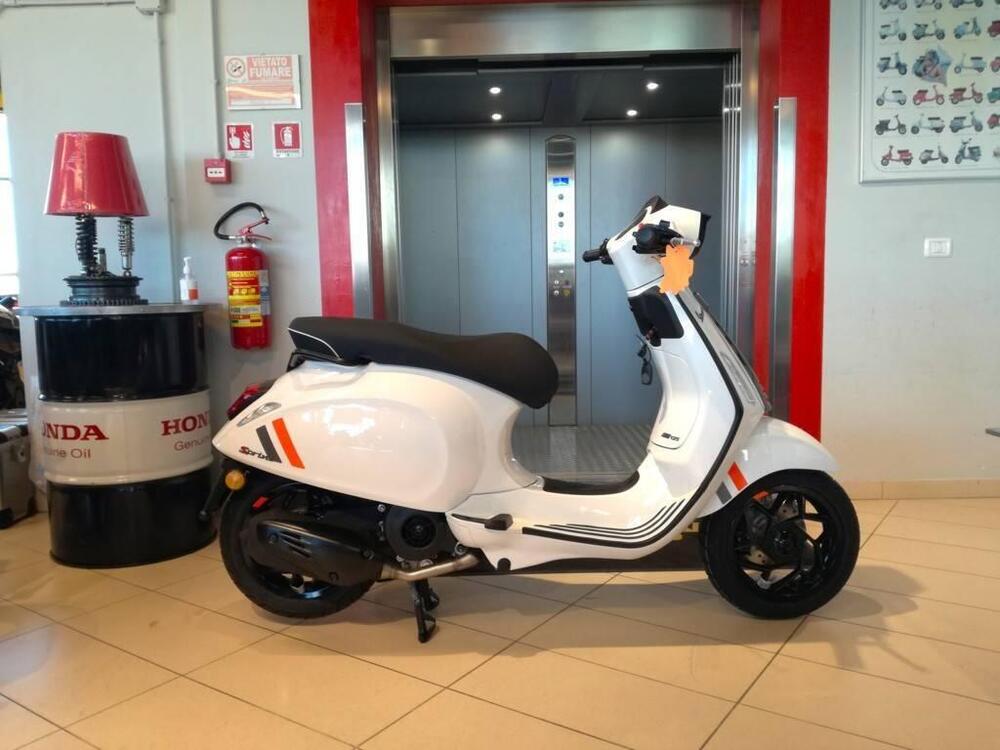 Vespa Sprint 125 Sport (2023 - 24) (2)