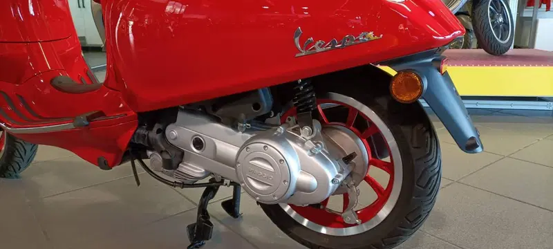 Vespa Primavera 50 RED (2023 - 26) (5)