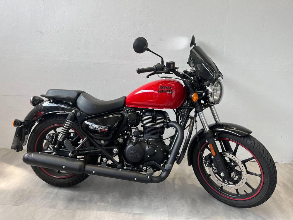 Royal Enfield Meteor 350 Fireball (2021 - 24) (2)