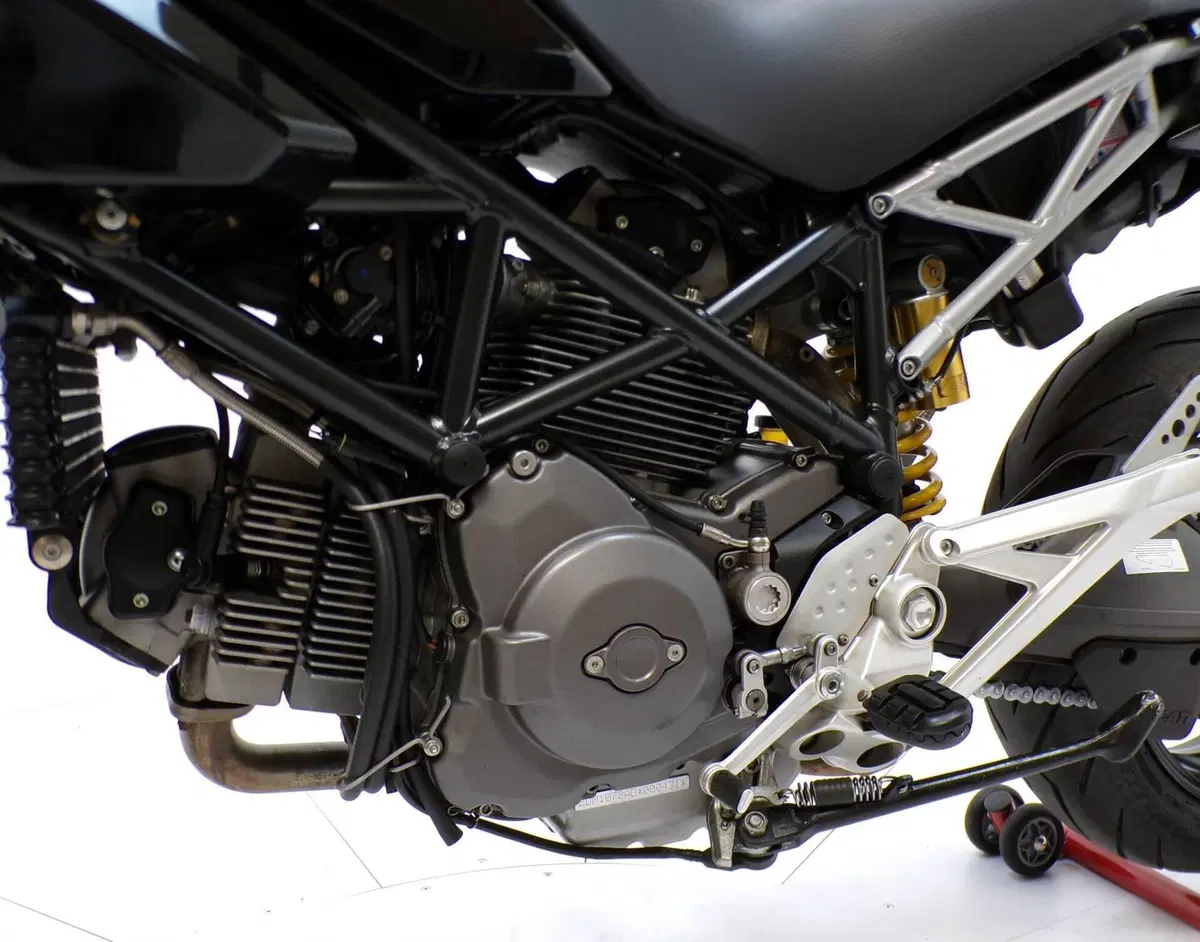 Ducati Hypermotard 1100 EVO (2010 - 12) (8)