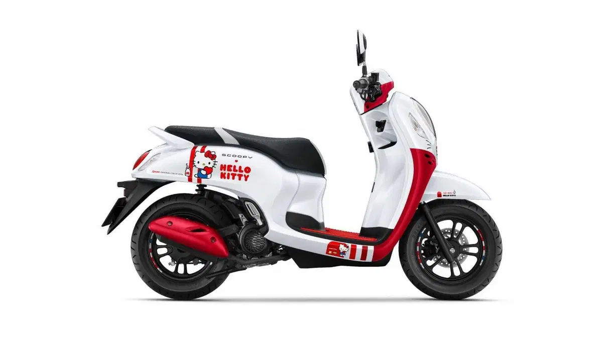 Hello Kitty compie 50 anni e Honda le dedica uno scooter! (VIDEO) (2)