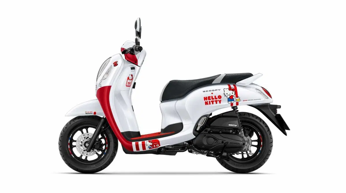 Hello Kitty compie 50 anni e Honda le dedica uno scooter! (VIDEO) (3)