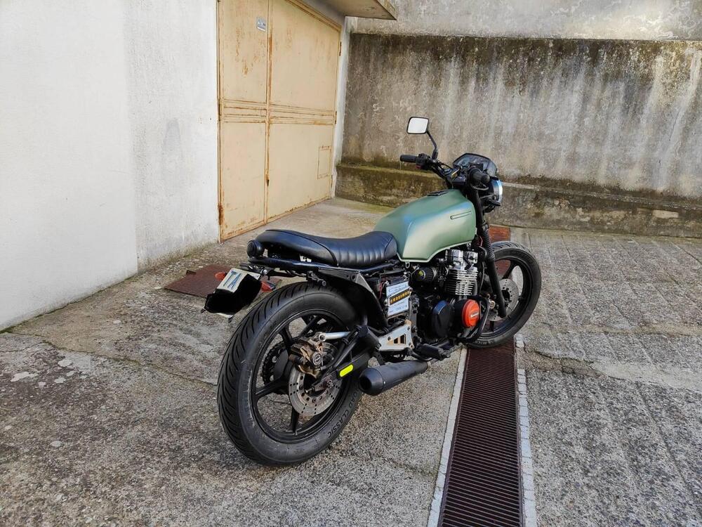 Kawasaki GPZ 550 H (2)