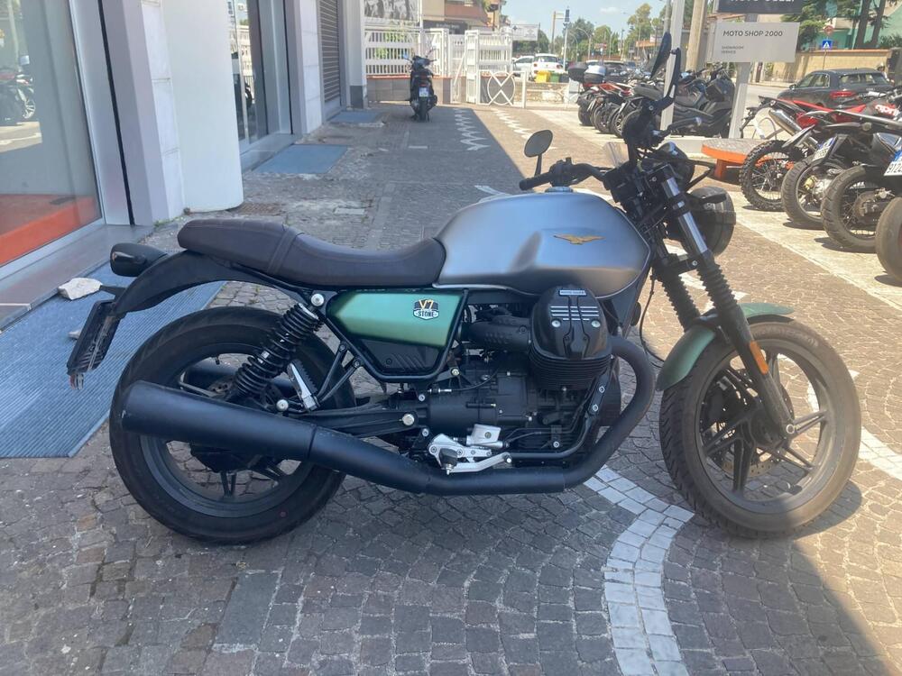 Moto Guzzi V7 Stone Centenario (2021 - 22)