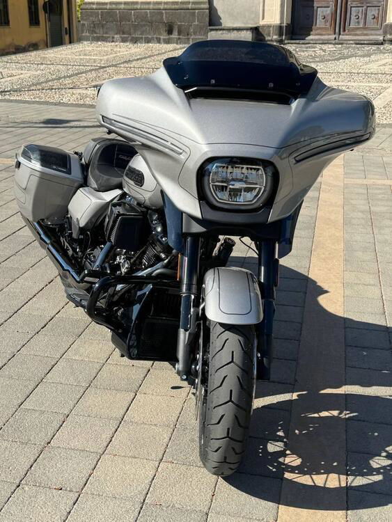 Harley-Davidson CVO Street Glide (2023) (3)