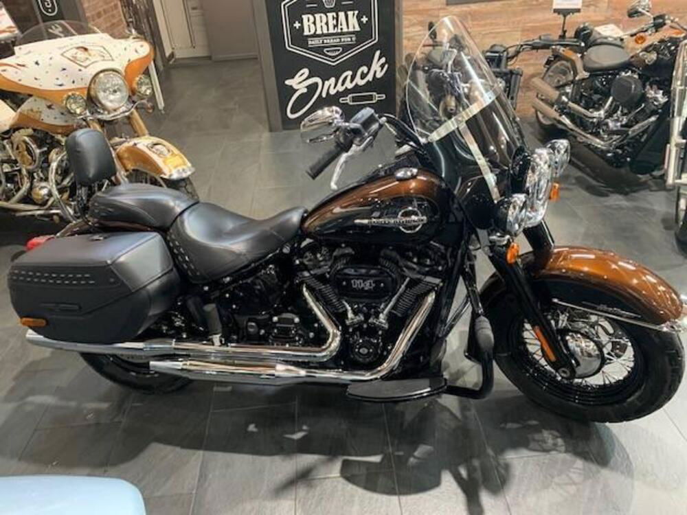 Harley-Davidson 114 Heritage Classic (2018 - 20) - FLHCS (2)