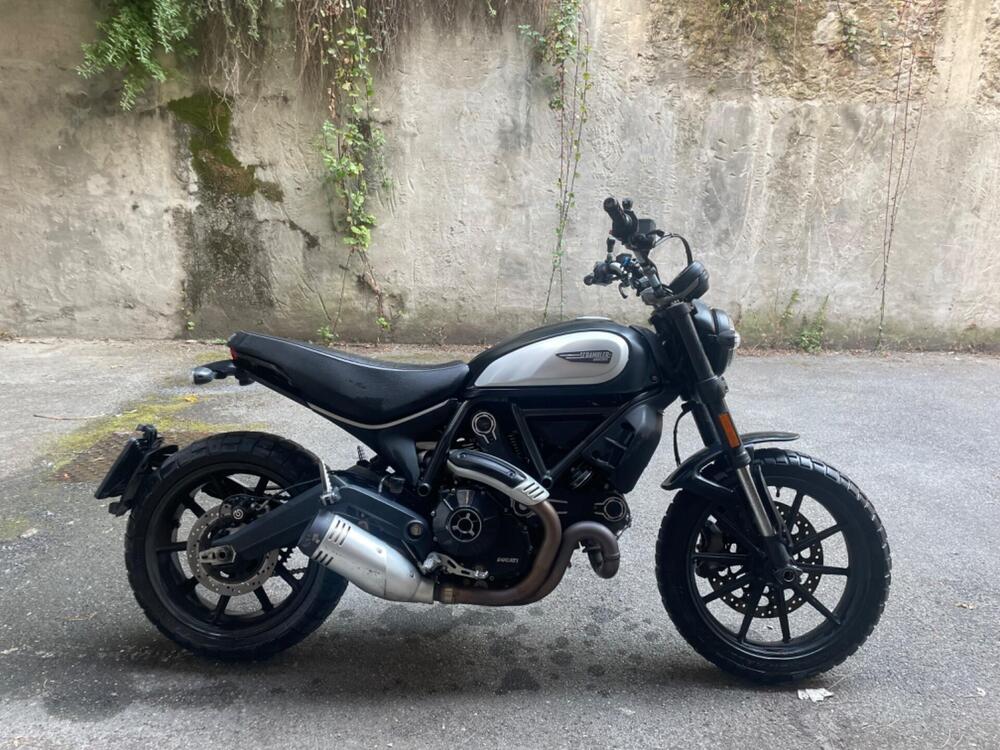 Ducati Scrambler 800 Icon Dark (2021 - 22)