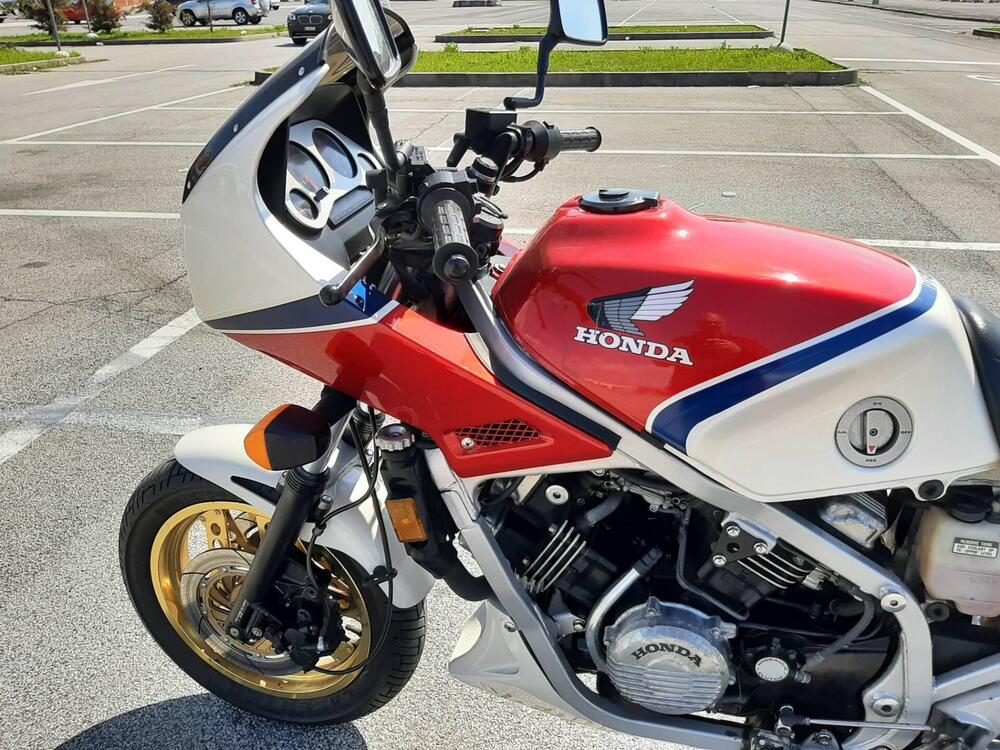 Honda Vf 750f  (2)