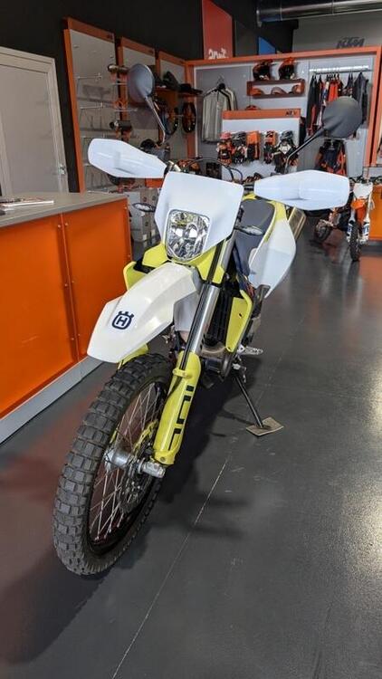 Husqvarna 701 Enduro (2023 - 24) (3)