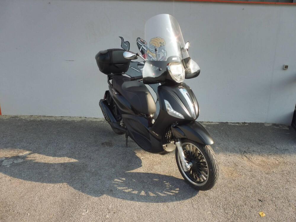 Piaggio Beverly 300 i.e. Police ABS-ASR (2017 - 20) (2)