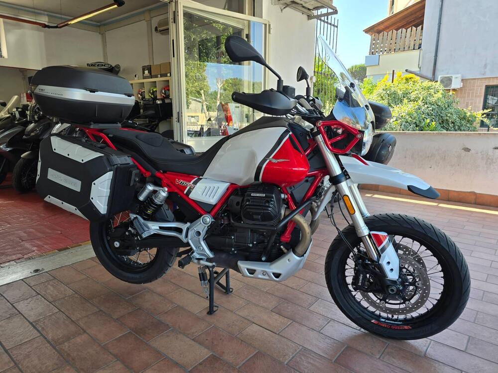 Moto Guzzi V85 TT Travel (2020)