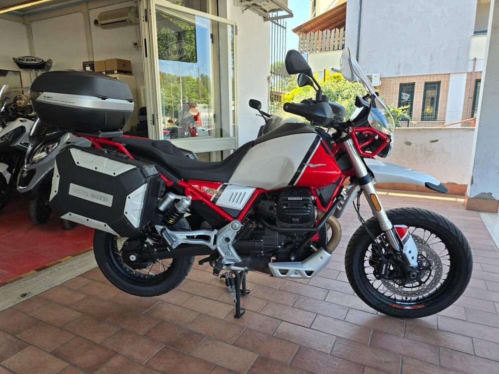 Moto Guzzi V85 TT Travel (2020) (2)