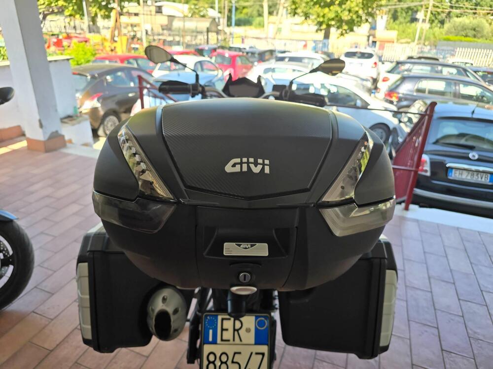 Moto Guzzi V85 TT Travel (2020) (4)