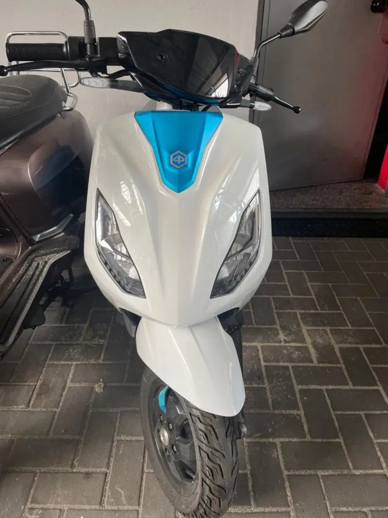 Piaggio 1 Active (2022 - 26) (2)