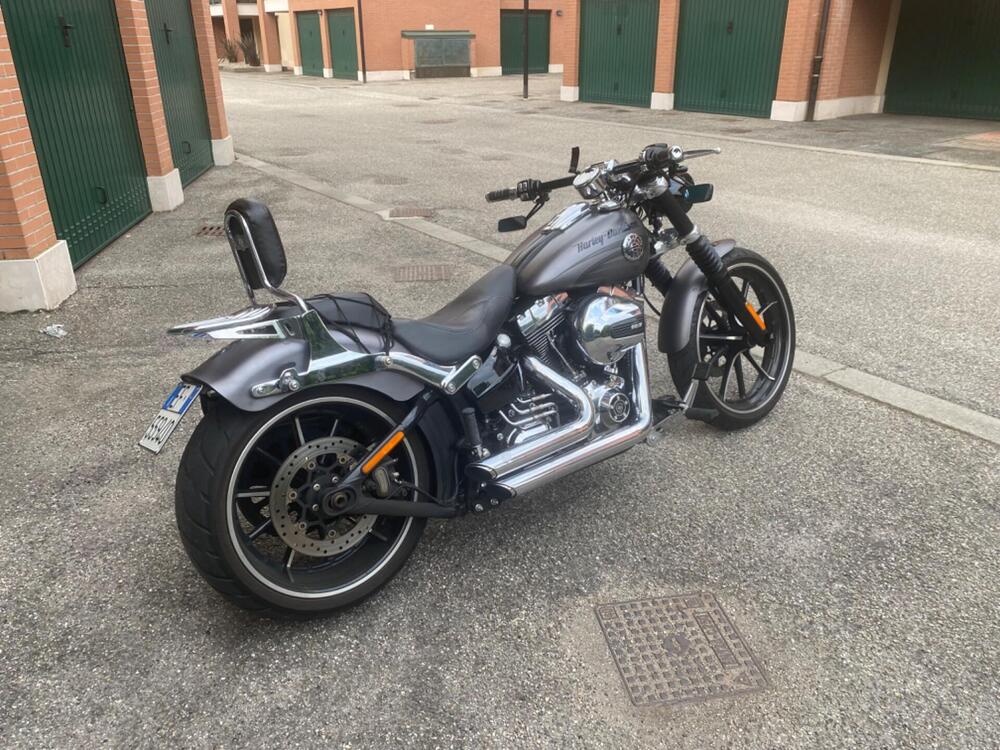 Harley-Davidson 1690 Breakout (2013 - 17) - FXSB (2)