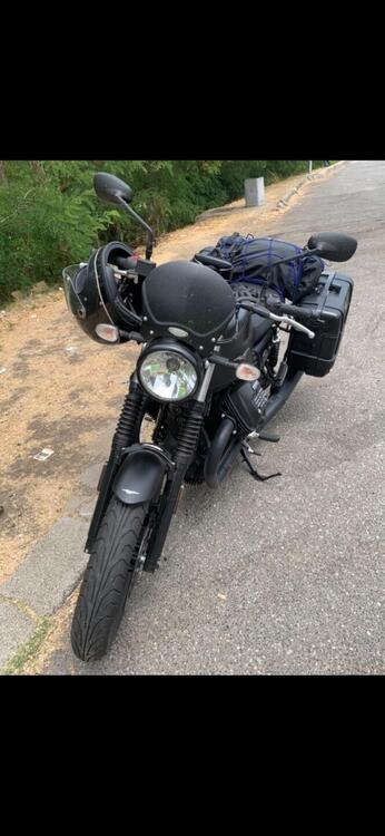 Moto Guzzi V7 III Stone (2017 - 20) (5)