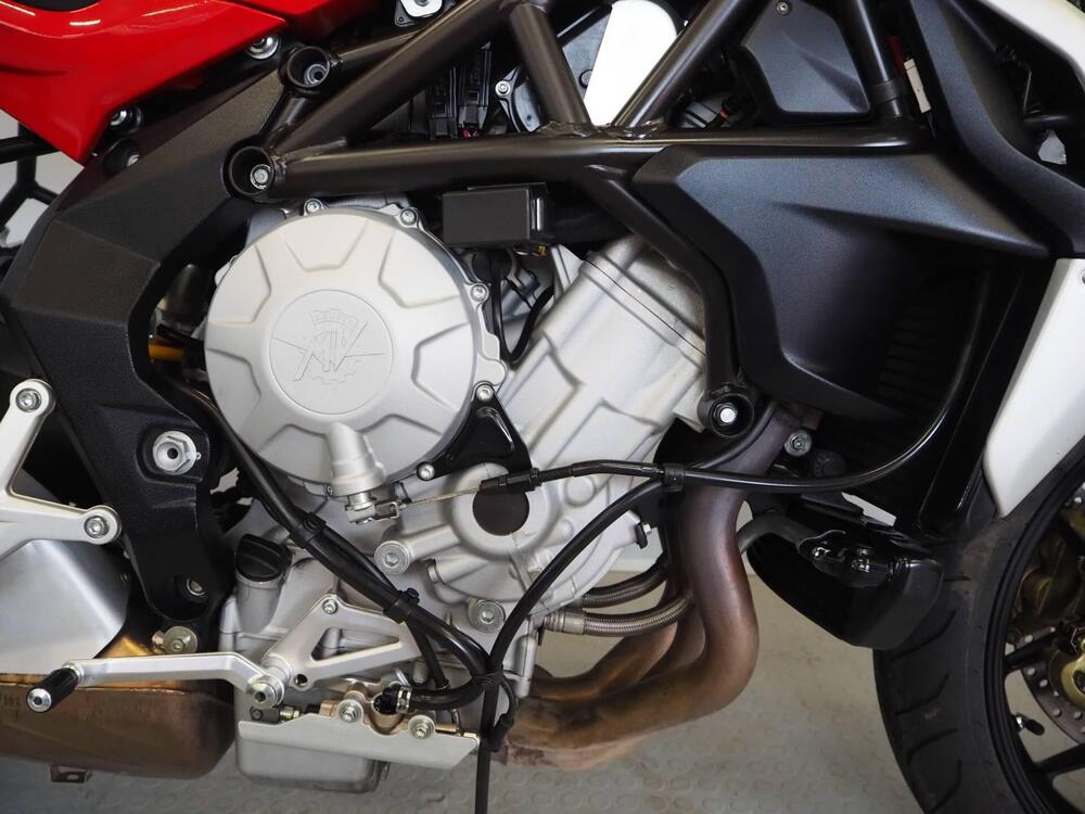 MV Agusta Brutale 675 (2011 - 15) (2)