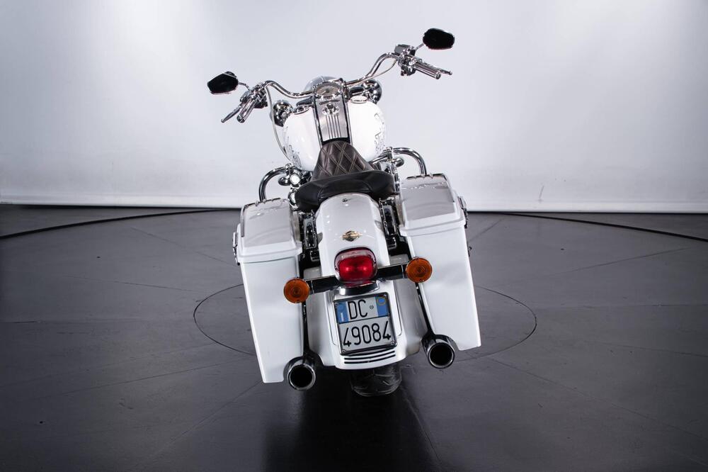 Harley-Davidson 1584 Road King Classic (2007 - 10) - FLHRC (3)