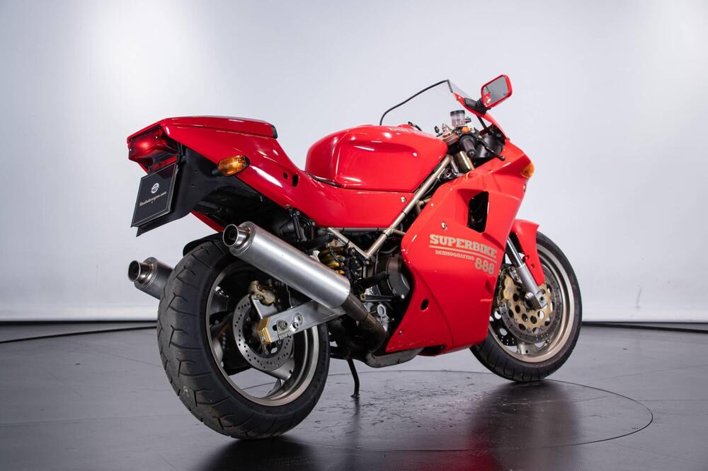 Ducati SUPERBIKE 888 DESMOQUATTRO (4)