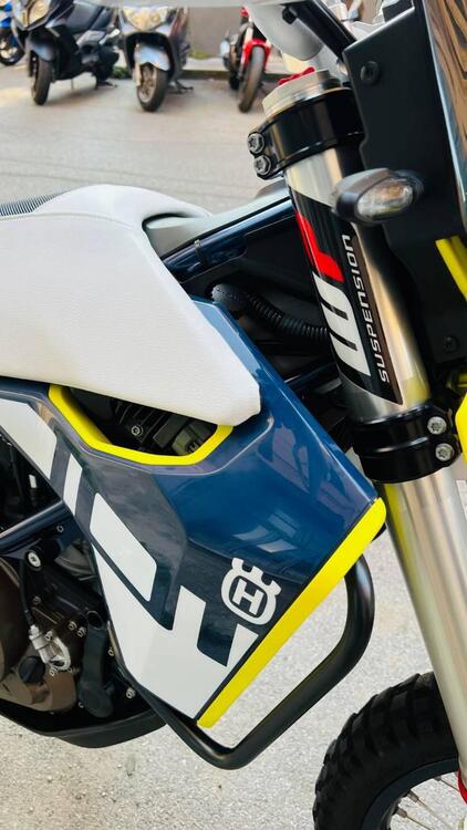 Husqvarna 701 Enduro (2023 - 24) (3)