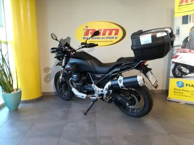 Moto Guzzi V85 TT (2021 - 23) (3)