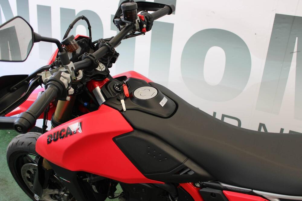 Ducati Hypermotard 698 Mono (2024) (5)