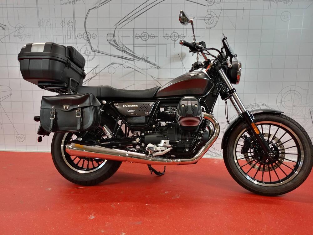 Moto Guzzi V9 Roamer (2018 - 20)