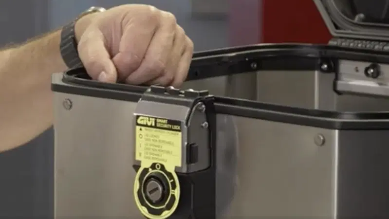 GIVI OUTBACK EVO: il top di gamma delle valigie in alluminio [VIDEO]