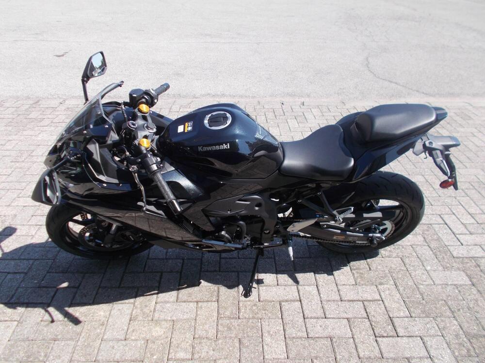 Kawasaki Ninja ZX-4R (2024) (2)