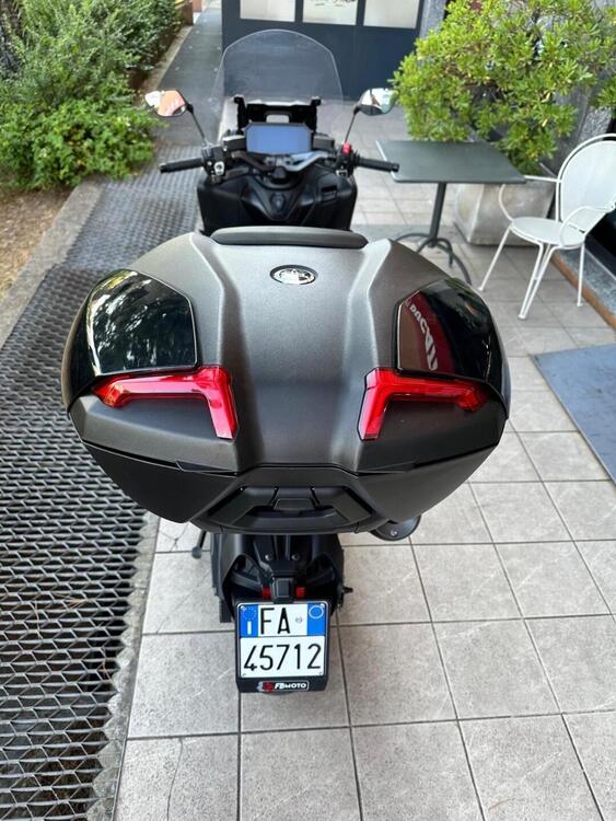 Yamaha T-Max 560 (2022 - 24) (4)