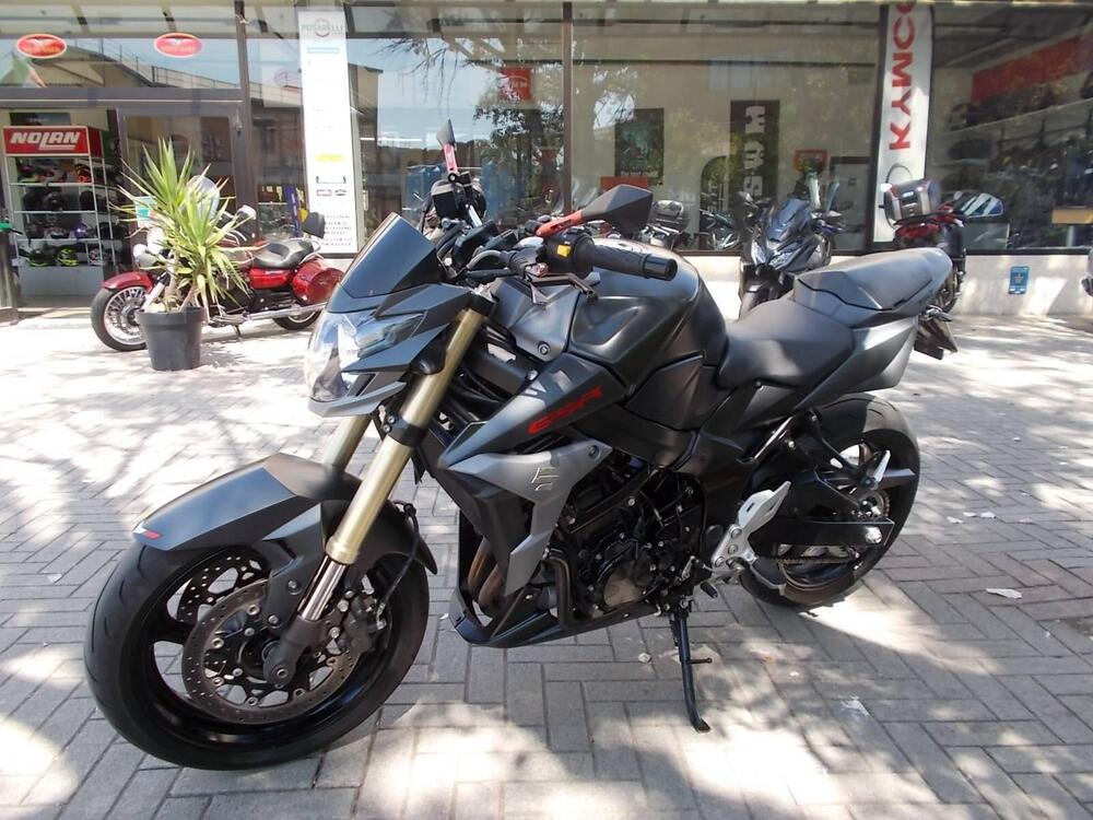 Suzuki GSR 750 ABS (2010 - 17) (2)