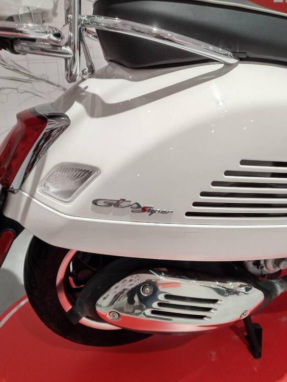 Vespa GTS 300 Super Hpe (2021 - 22) (3)