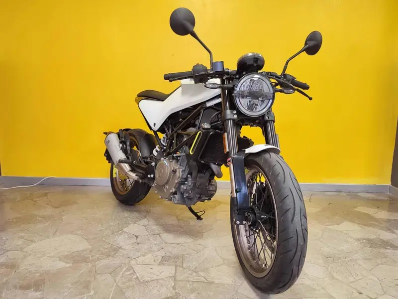 Husqvarna Vitpilen 401 (2020) (2)