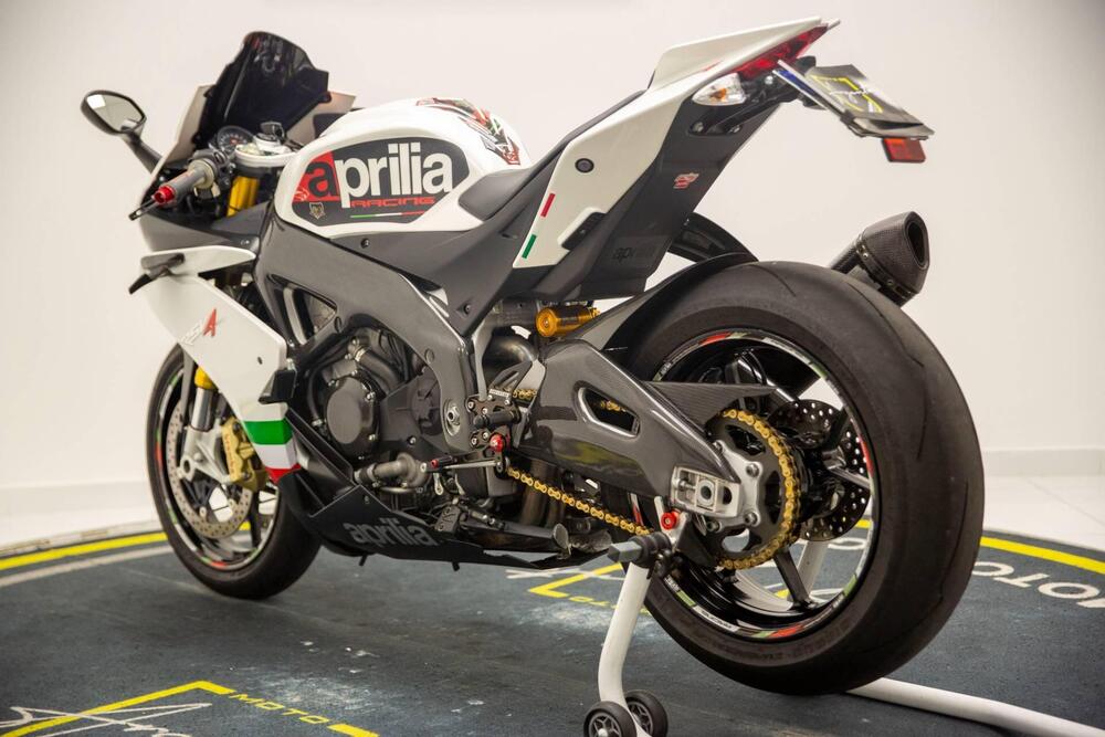 Aprilia RSV4 R (2009 - 12) (5)