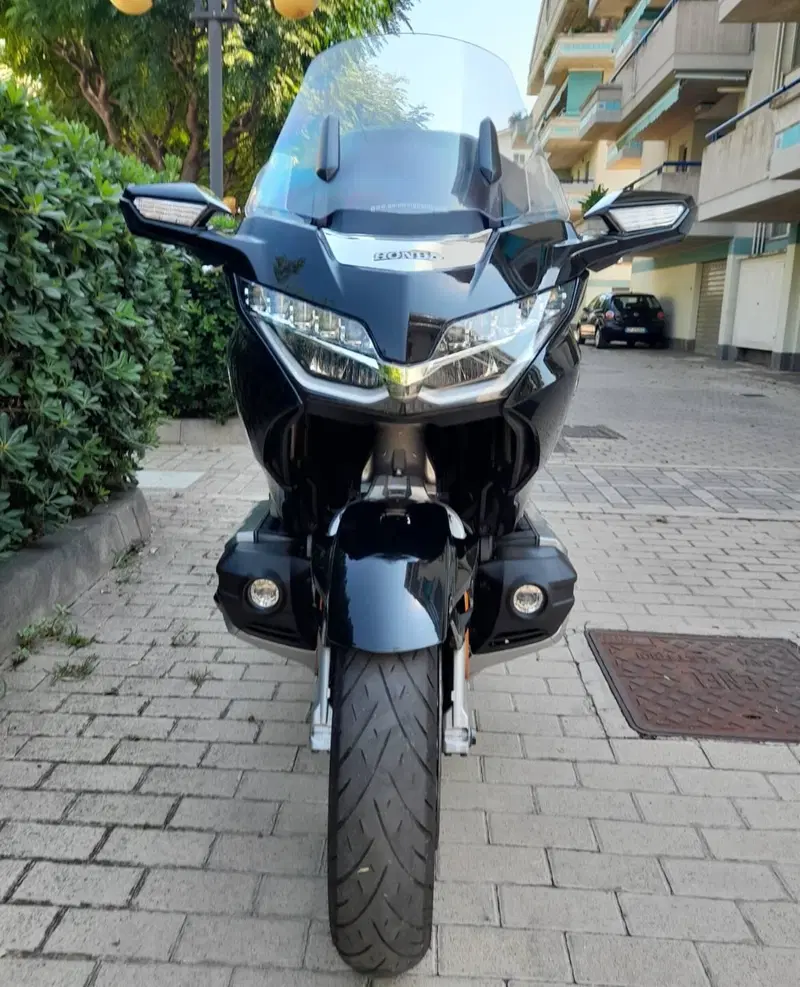 Honda GL 1800 Gold Wing Tour (2020) (5)