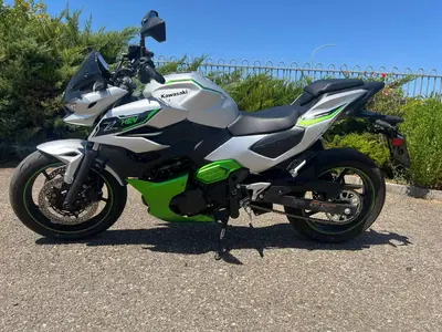 Kawasaki Z7 Hybrid (2024 - 26) usata